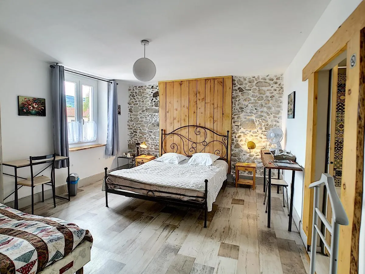 Maison De Ville Au Pied De La Montagne Noire Mazamet 0*,  Francia